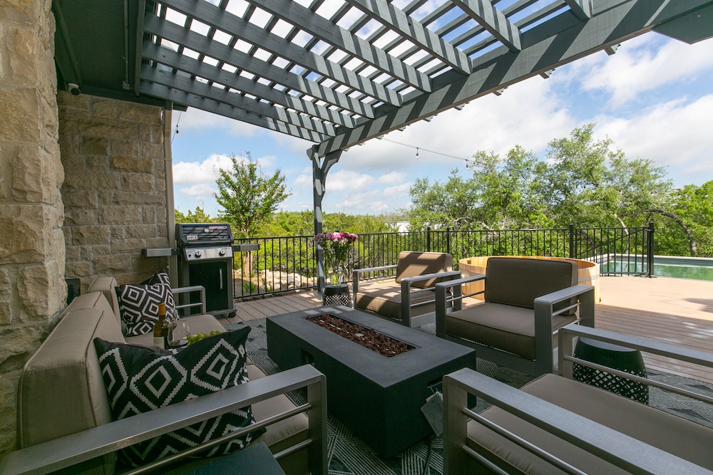 Spicewood Lodge W/pool, Hottub - Property Image 15