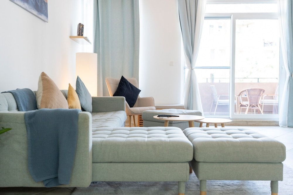 Cozy 1-bedroom Apartment for 5 in Motor City