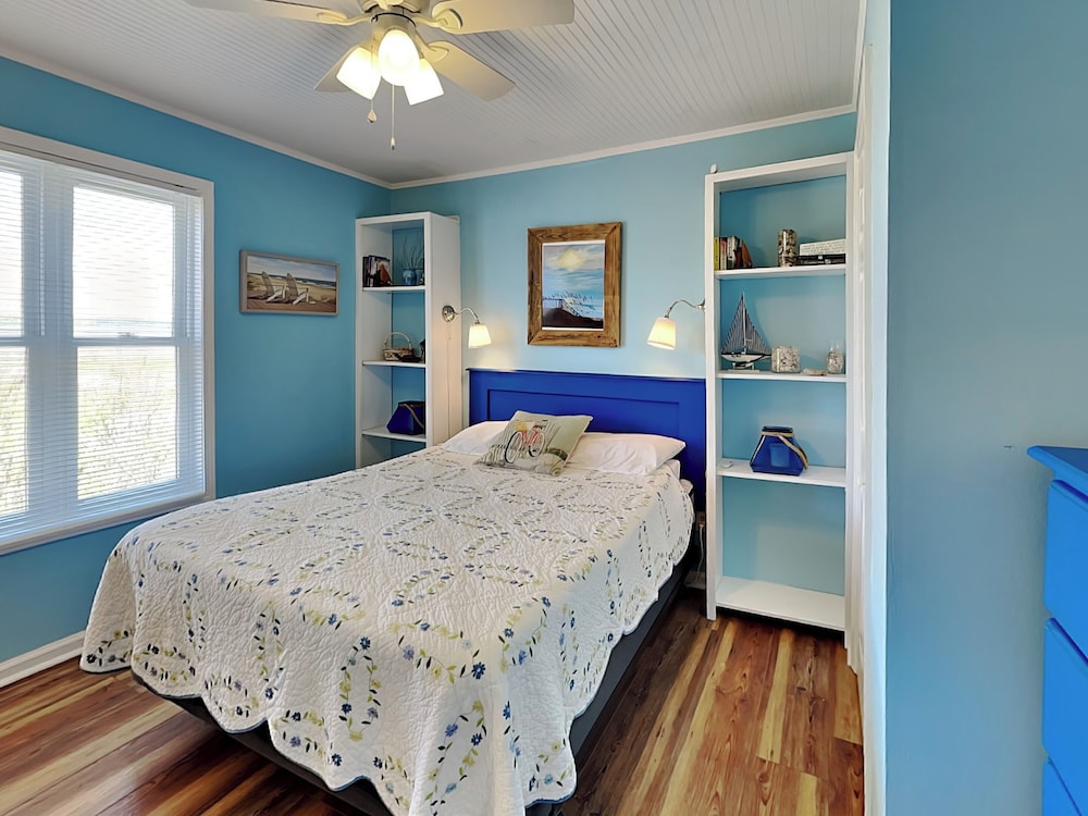 Bella Beach House by Topsail Realty