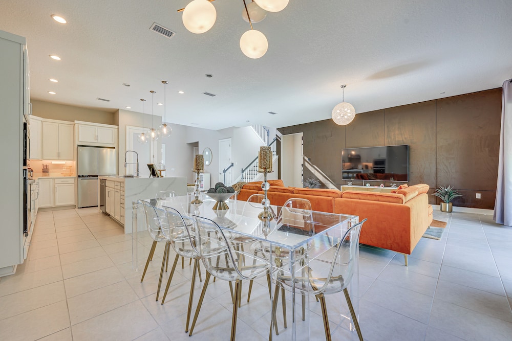< 20 Mi to JAX Beach + Game Days: Upscale Retreat