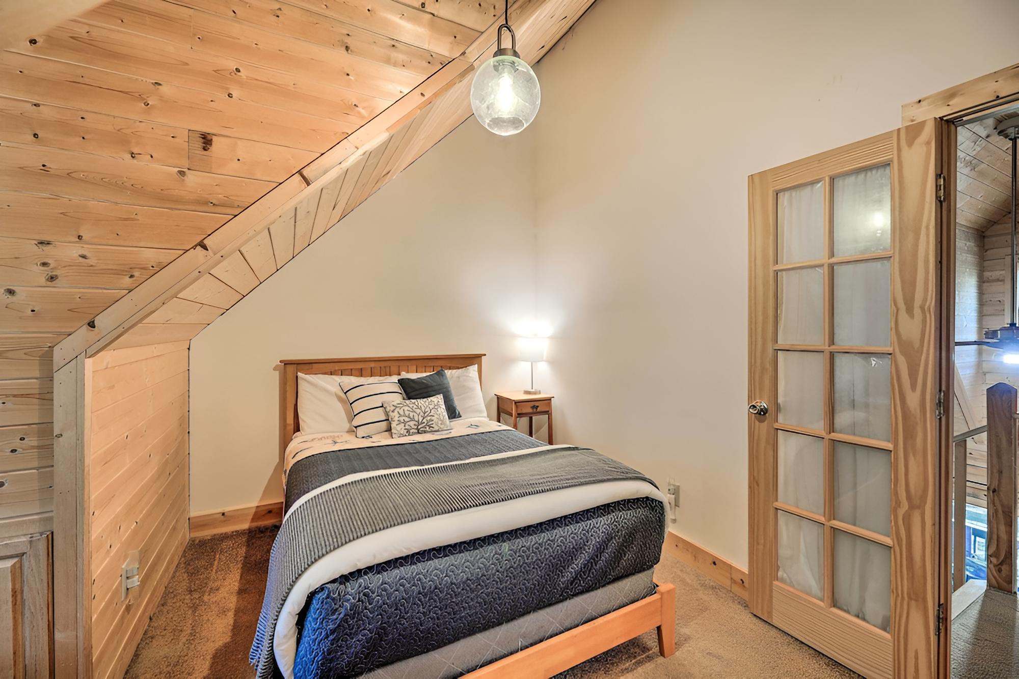 Picturesque Family Cabin w/ Views & Treehouse view 2