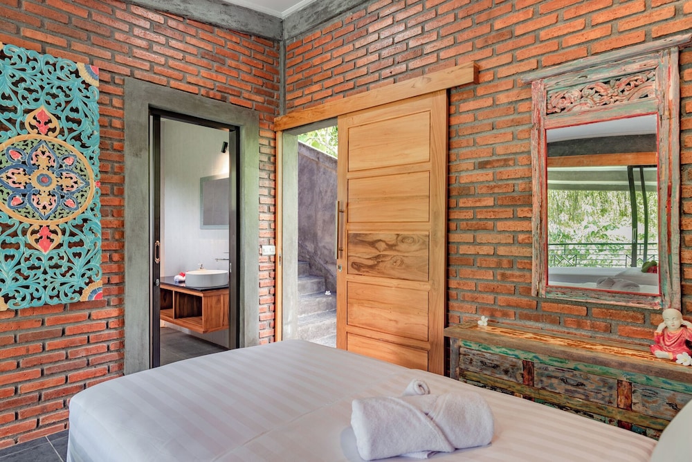 Alamanda Lovina Resort