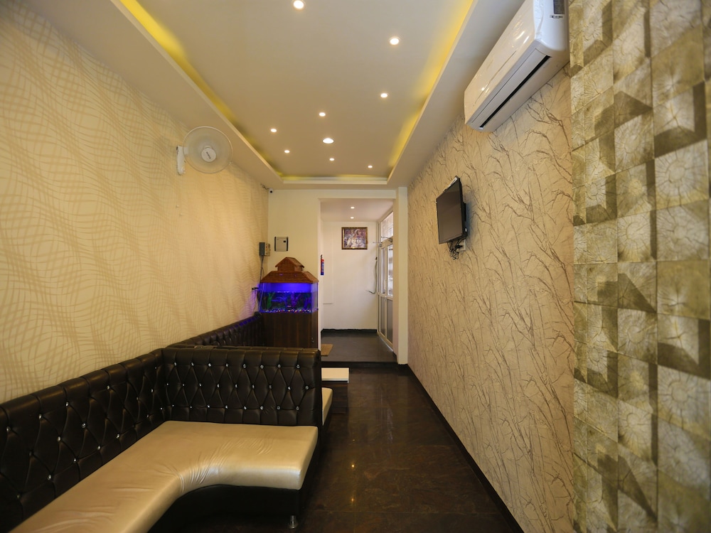 OYO Rooms 158 Gomti Nagar Kathota Jheel