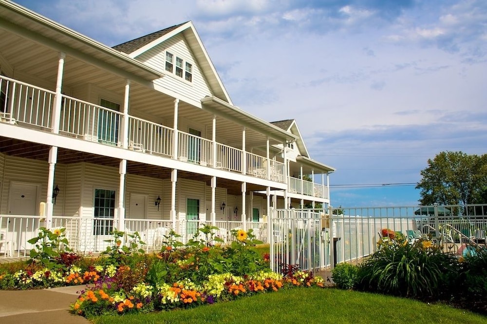 Bay Breeze Resort