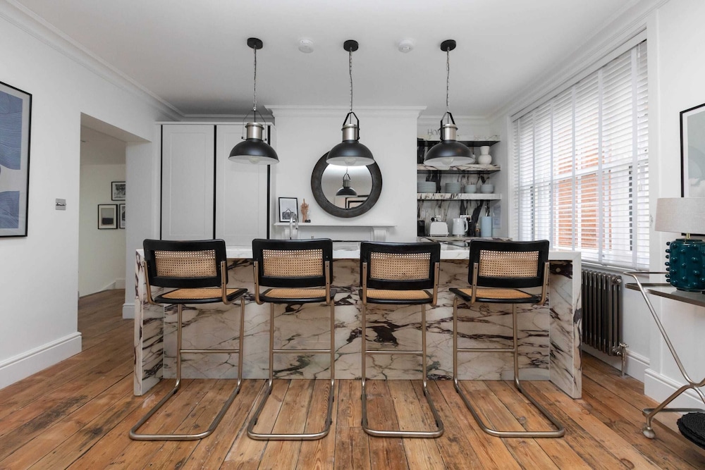 Stylish 2 Bedroom Apartment Near Oxford Street