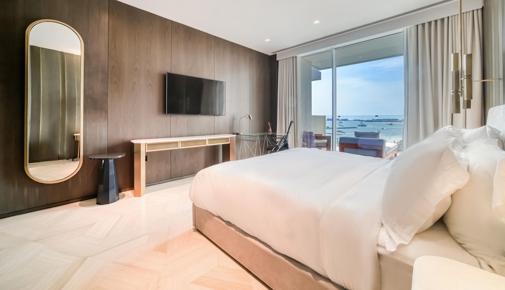 Five Palm Jumeirah 4BR Penthouse w Private Pool