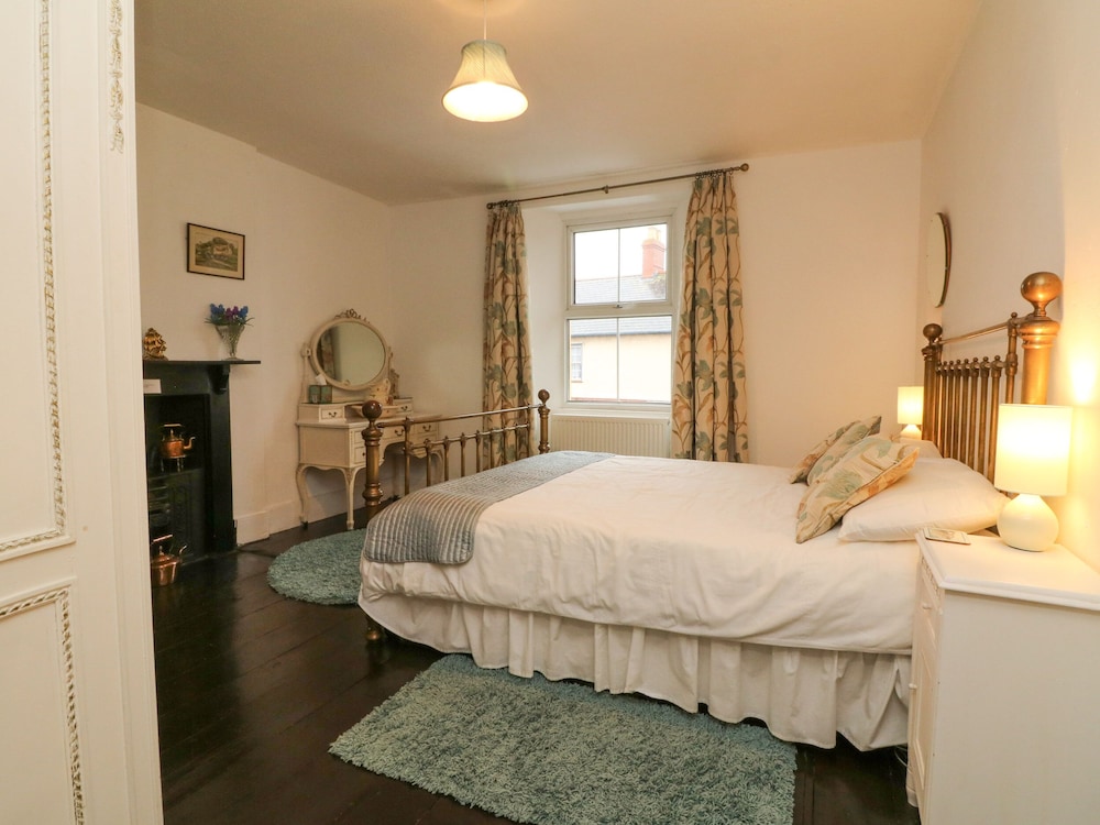 Harbour Cottage
