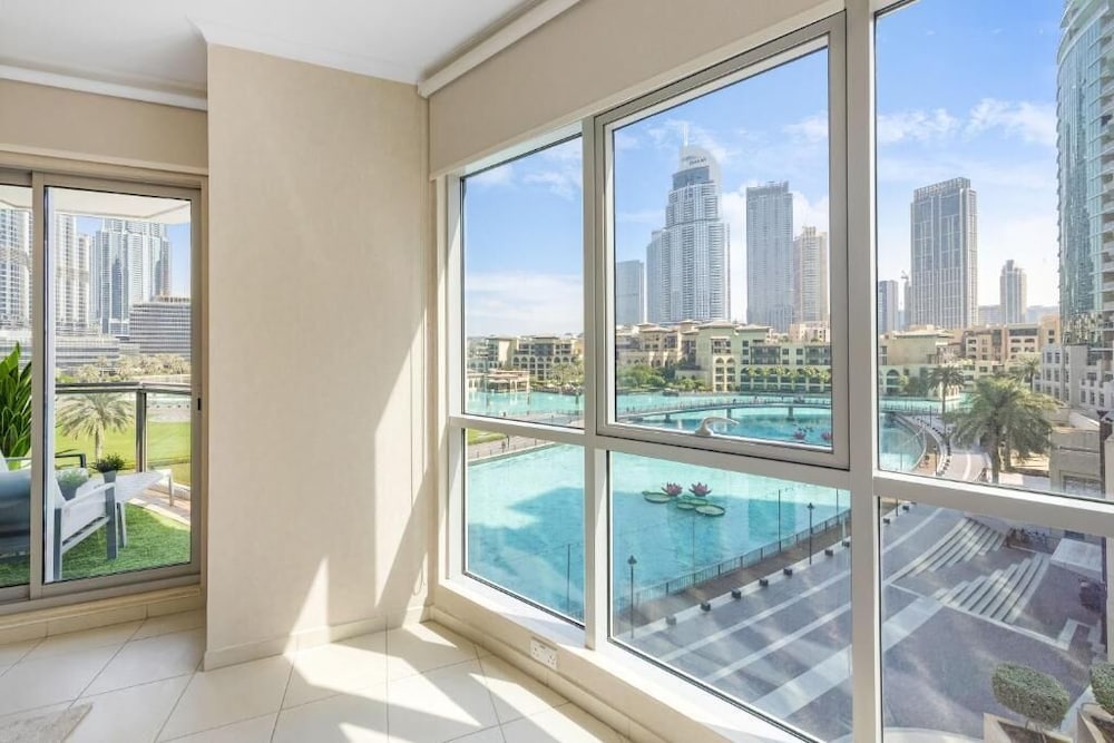 Durrani Homes - The Luxe 3br with Burj Khalifa and Fountain View - Third room without partition