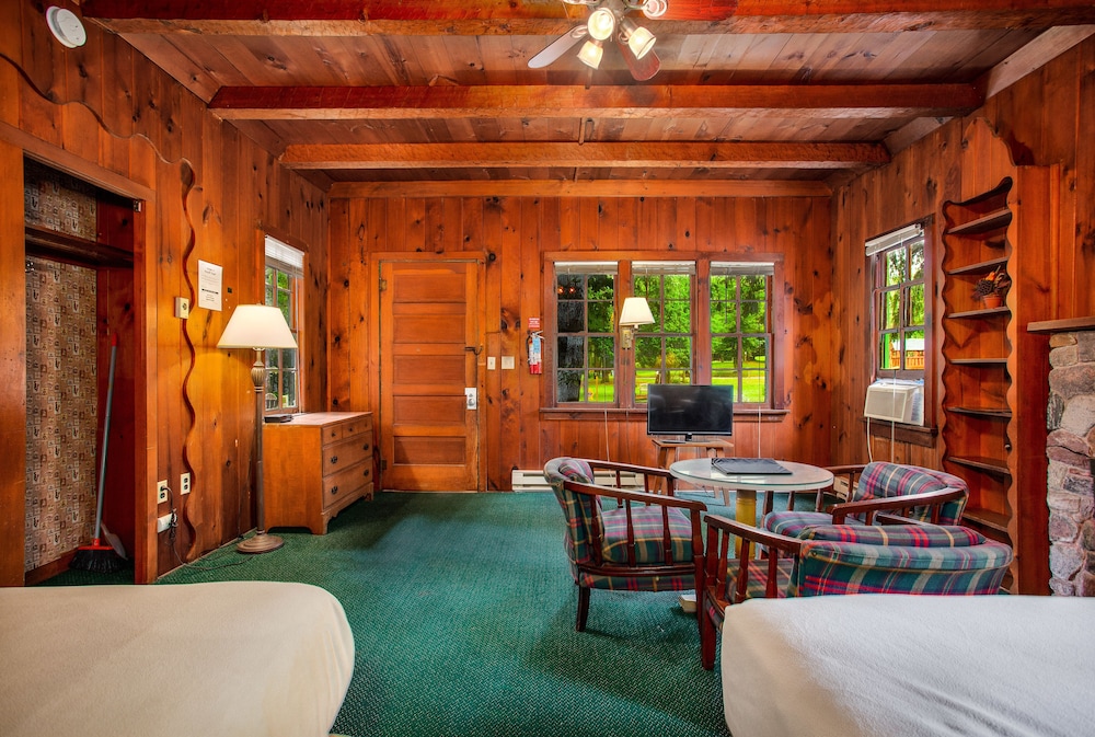 Birchcliff Resort