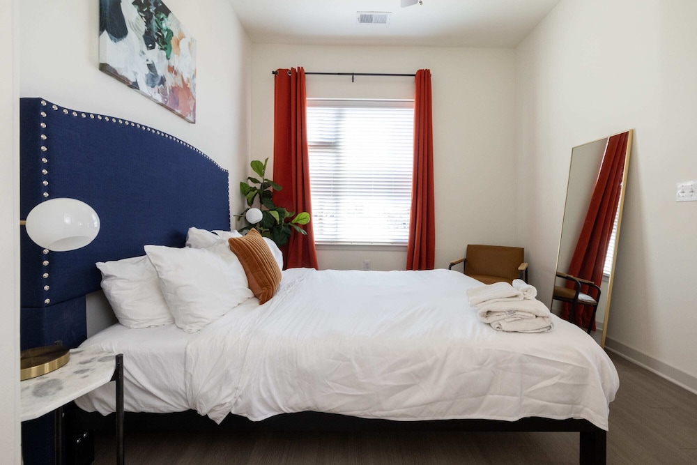 Louisville Vacations - TWO Stunning Nulu CozySuites - Property Image 23