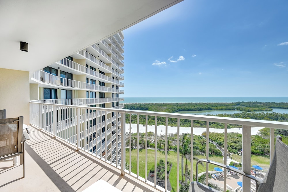 Sunset View & On Beach: Marco Island Condo