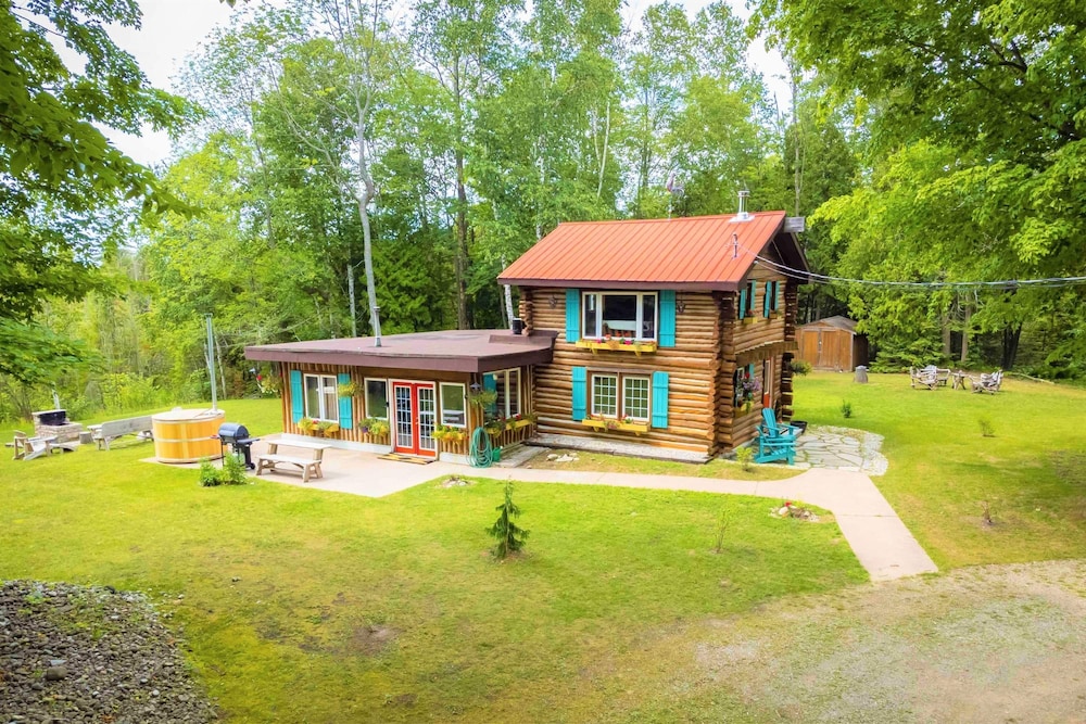 Nature Lovers Retreat log Home - L il Ranch
