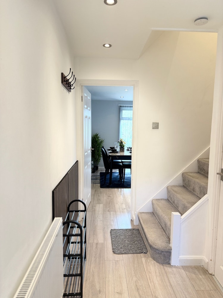Harlow Cozy 3-bed House Retreat