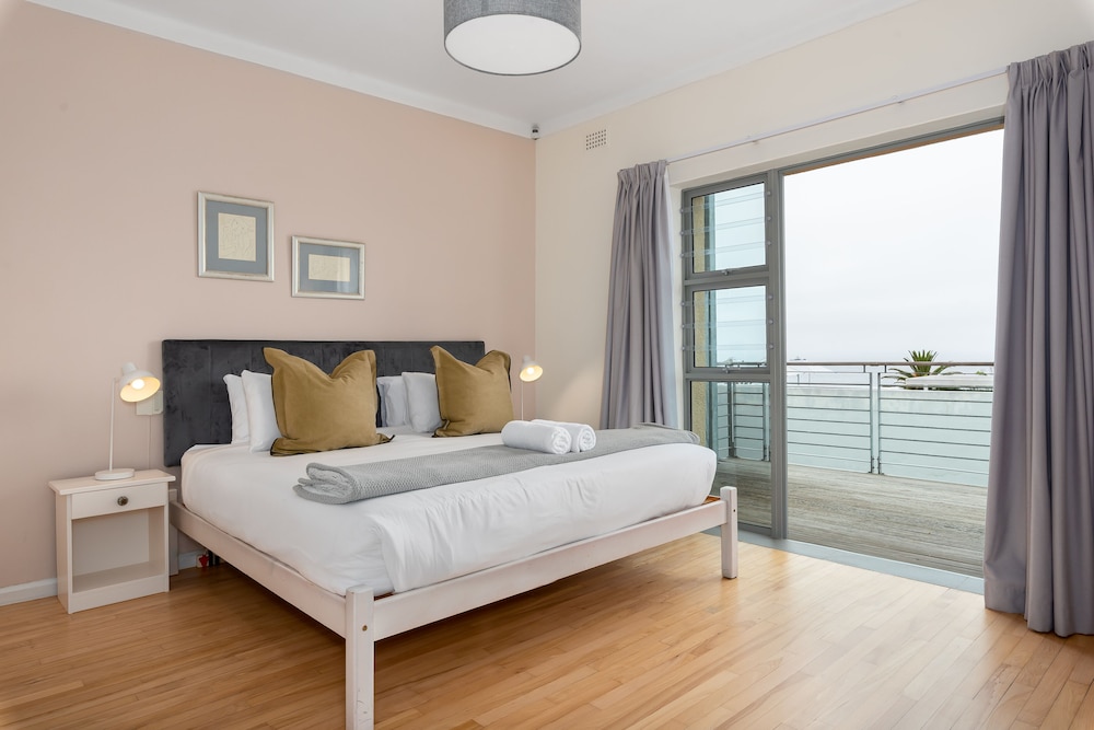 Caprice Court 8 view 2