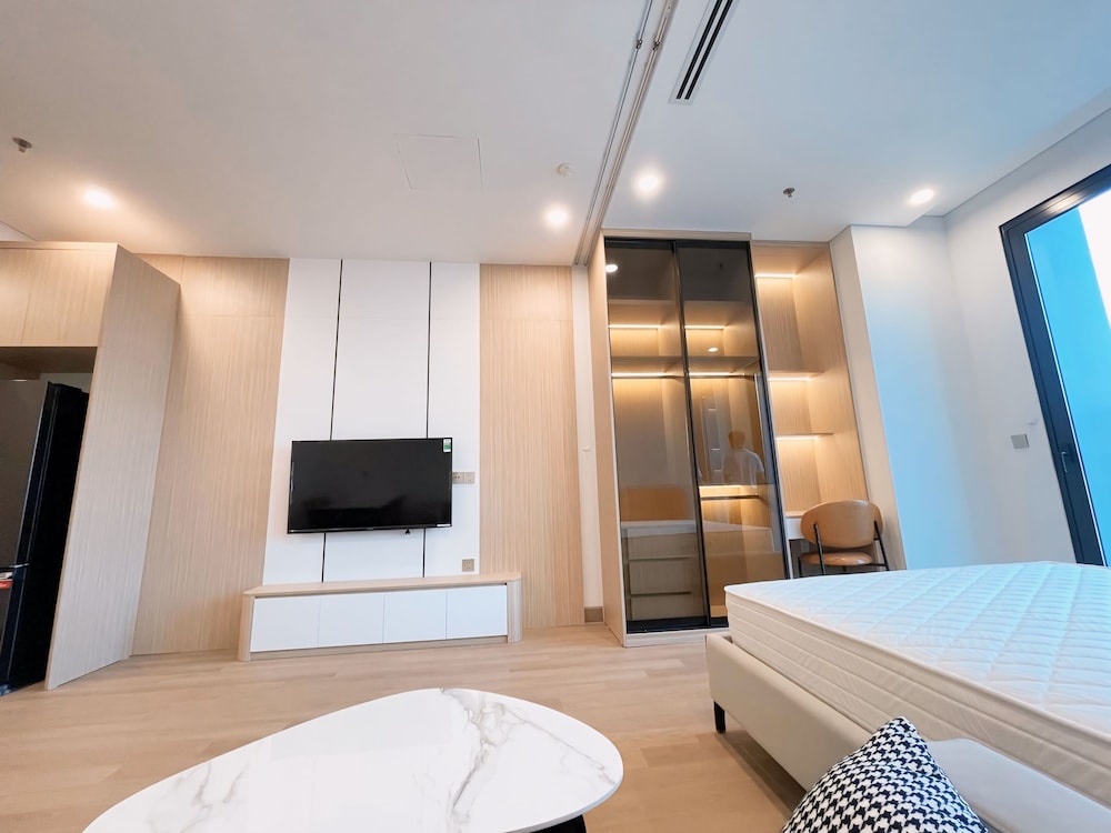Feria Home - Vinhomes Metropolis Lieu Giai