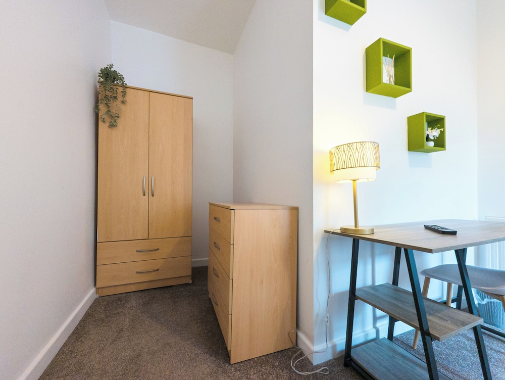 Casa Botique - Close To Gunwharf