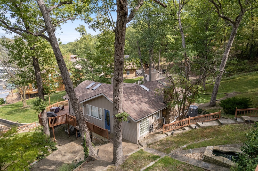 Lakefront Oasis With Skylights & Covered Boat Slip For Extra Adventure