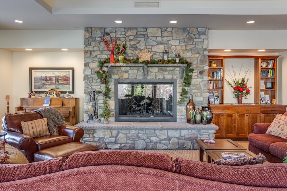 Cascade Valley Inn