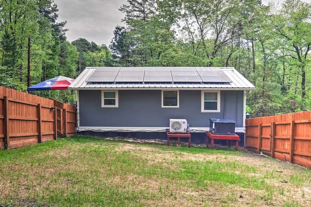 Secluded Avinger Cabin < 1 Mi to Lake O' The Pines view 5