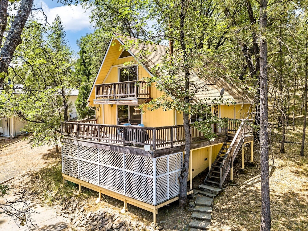 Marina Beach Cabin - Dog-Friendly Home with Deck! by Yosemite Region Resorts