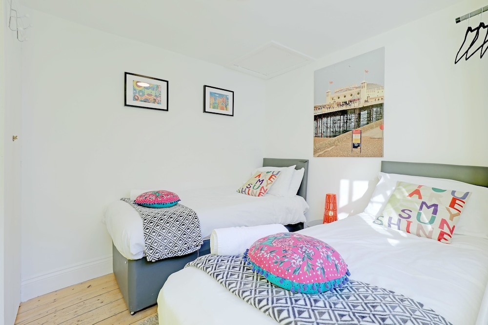 Sunny Cottage | By My Getaways | Free Parking