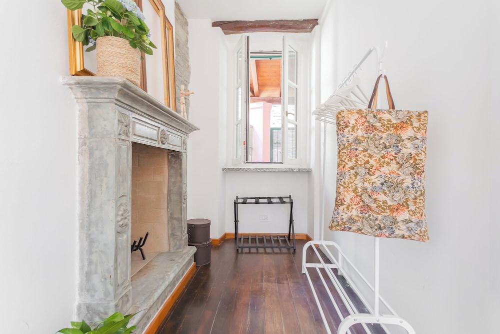 Emily's Holiday House - Authentic Lake Como by Rent all Como