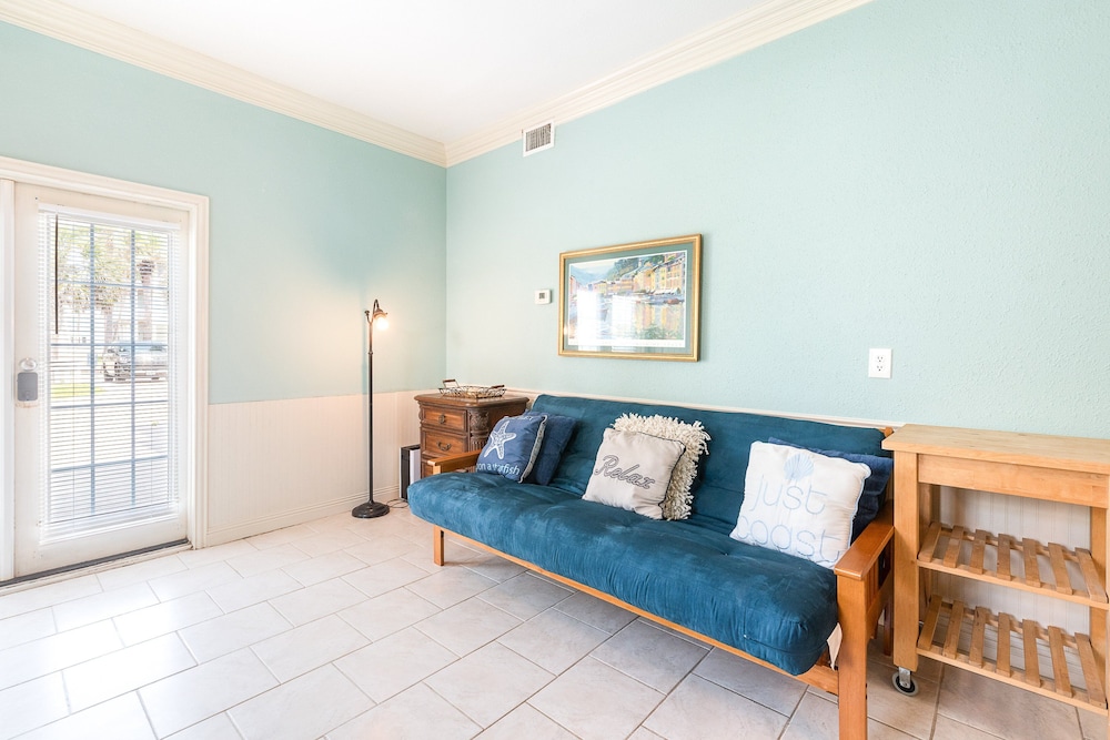 Beach Front Baby Ocean Views, Golf Cart & Pet Friendly!