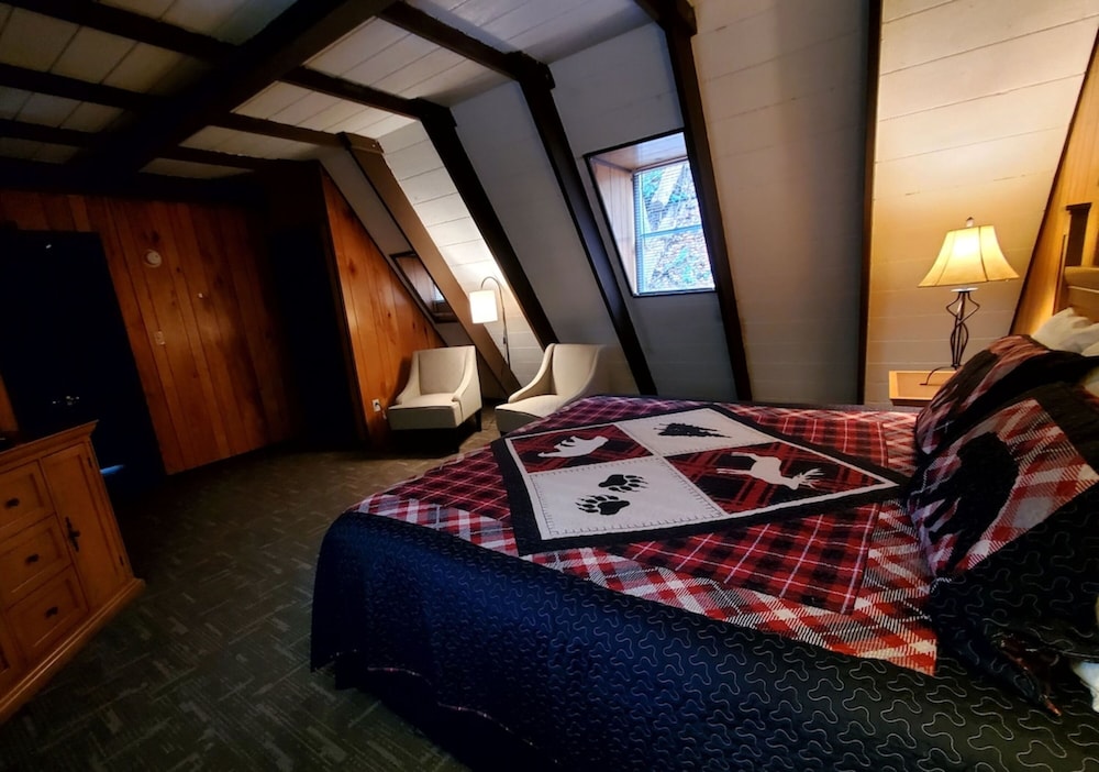Mountain Getaway - Hidden Creek Chalet