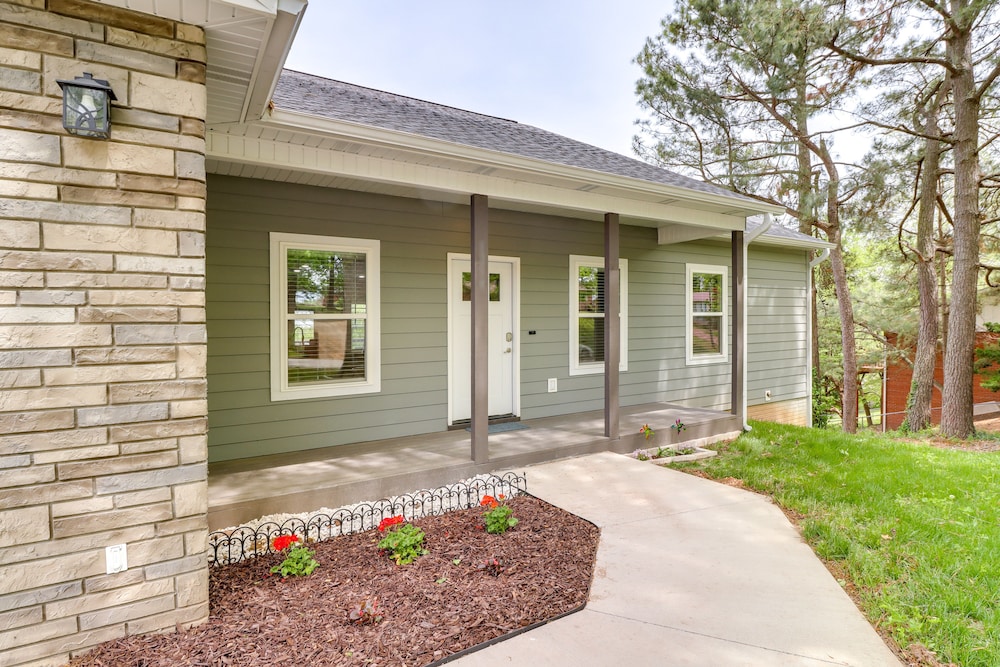 Quaint Harrison Home 2 Mi to Downtown! view 2