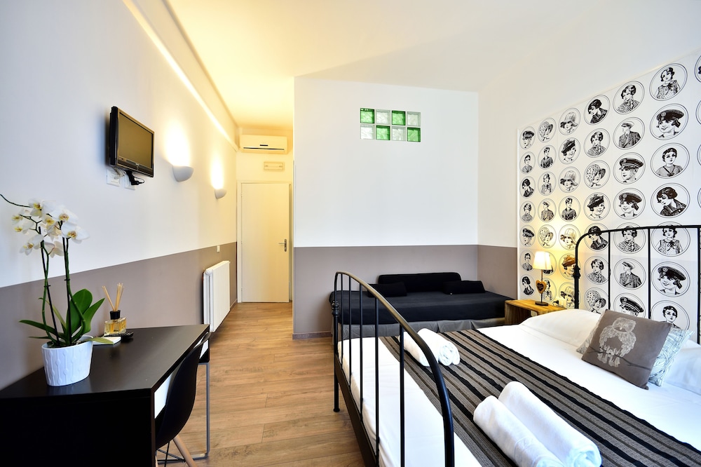 Romantica Rooms
