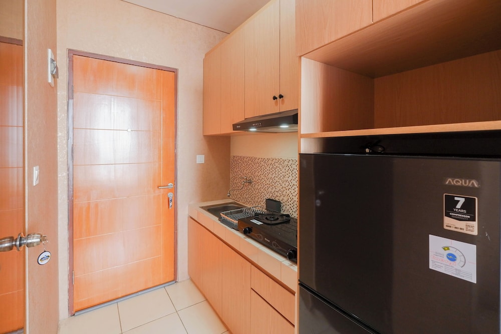 Comfortable And Well Furnished Studio Dave Apartment