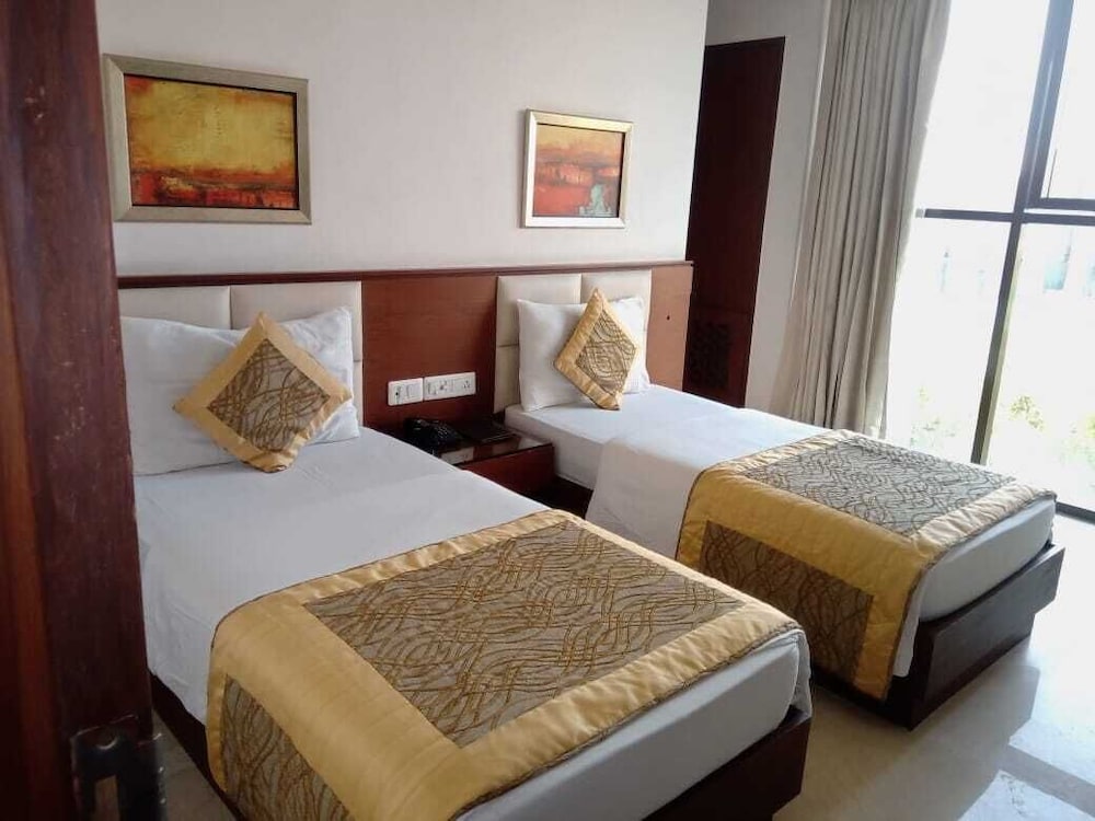 HOTEL SHHAURYA