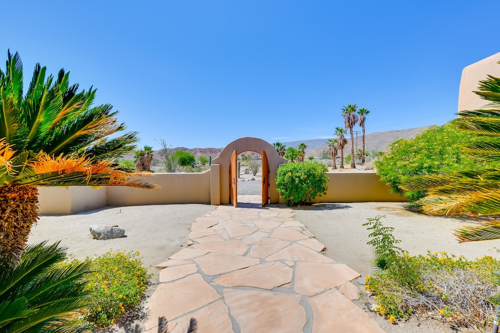 Chic Borrego Springs Home w/ Outdoor Oasis! view 5