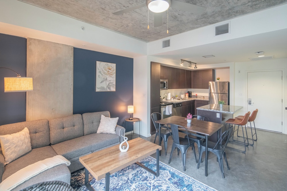 ROVE LIVING/KL - Roosevelt Point