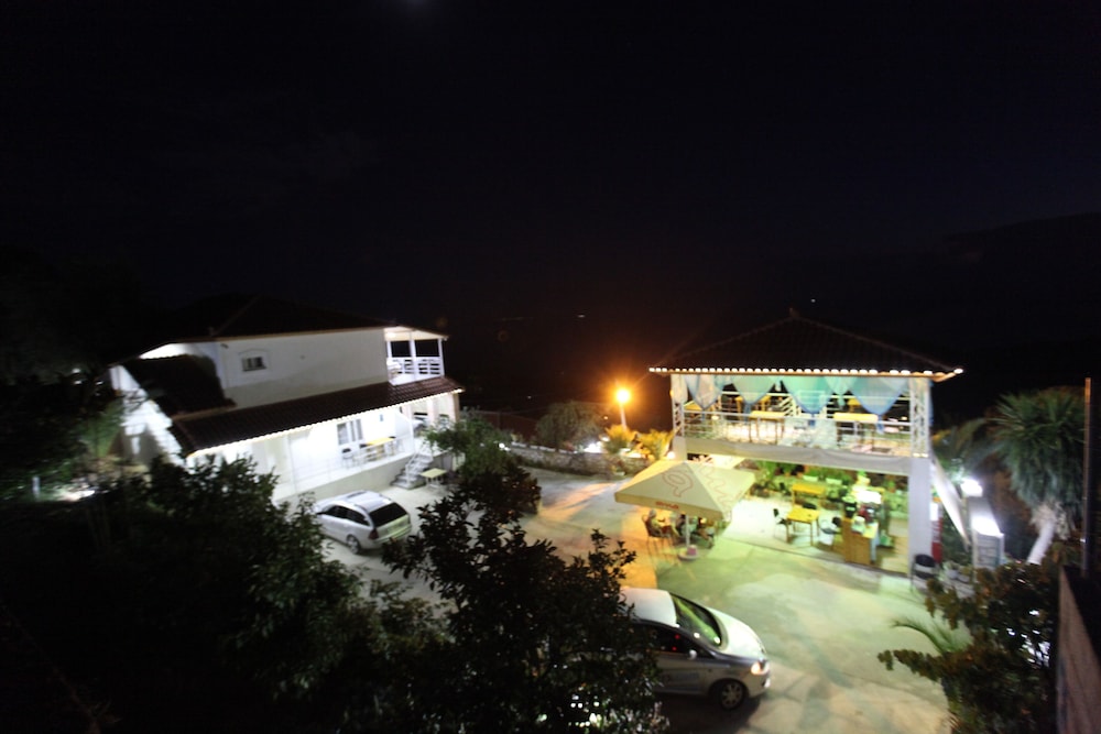 Vila Riza Veliu