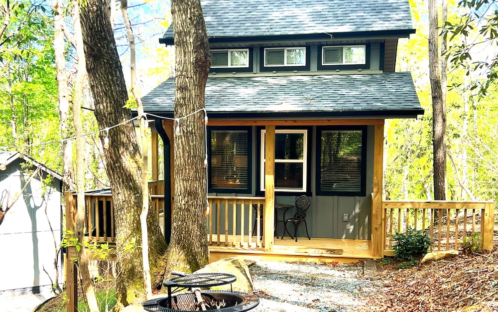 Wayah Ridge Escapes