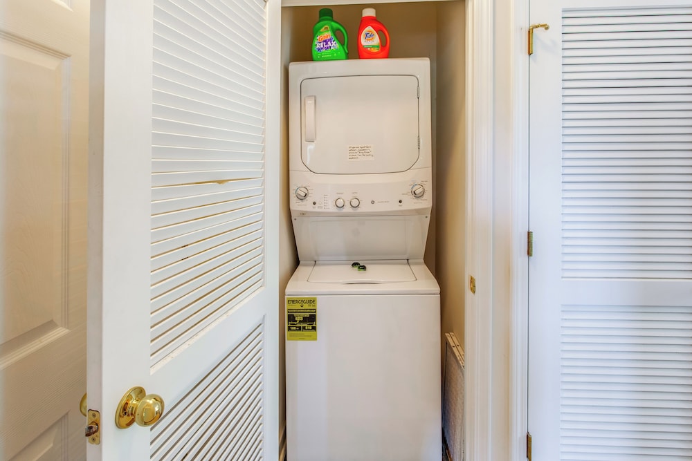 Condo w/ Golf Course View in Barefoot Resort!