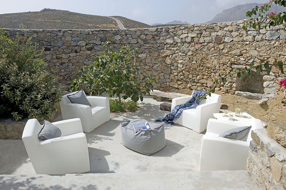 Serifos Houses Aghios Sostis