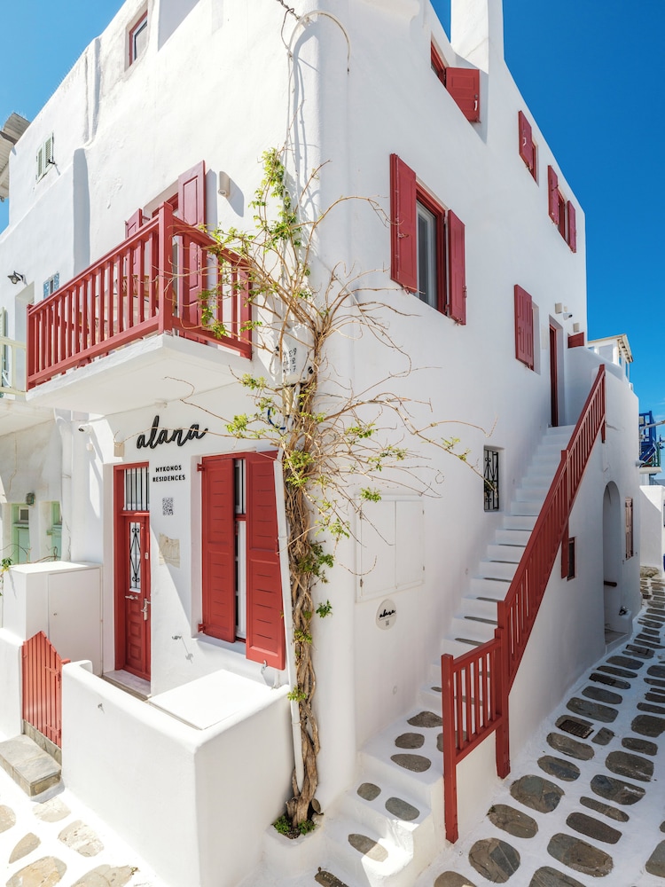 Alana Mykonos