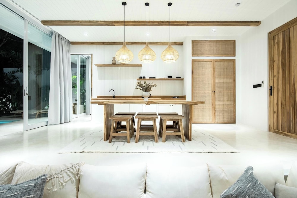 Chic 2BR Villa, 5min to Bingin's Coastal Bliss