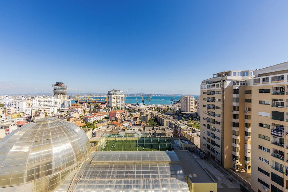 Marina Jacuzzi Suites 2 by  PS