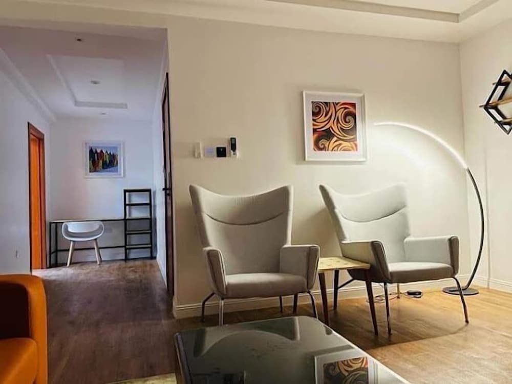 Smart Service Apartments