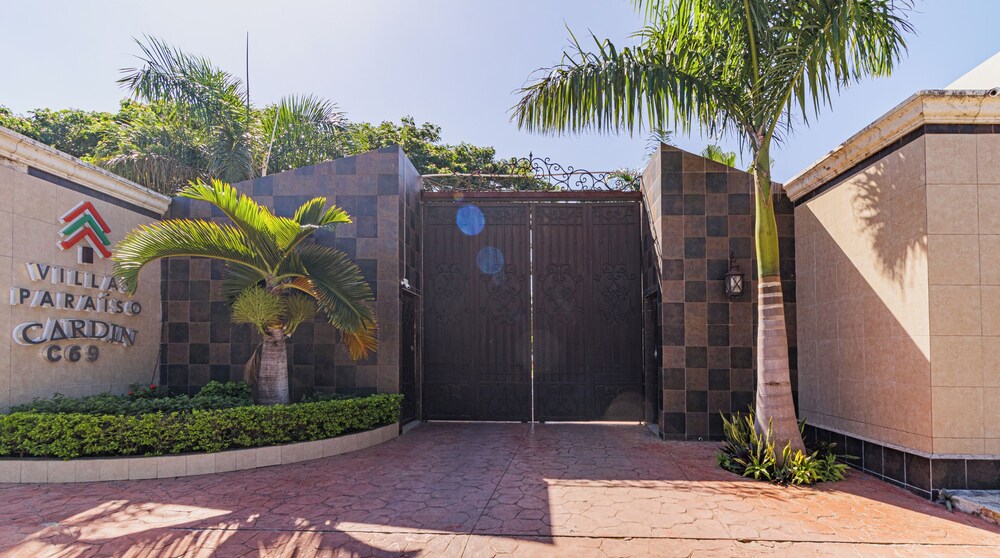 Hotel Villas Paraiso - Image 1