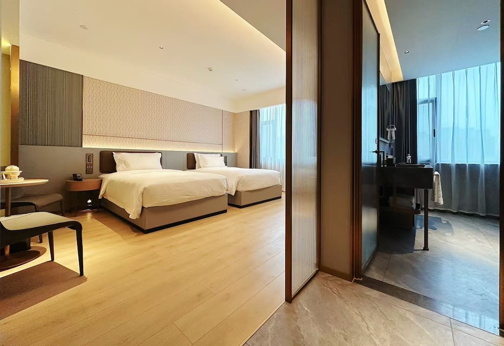 Echarm Plus Hotel