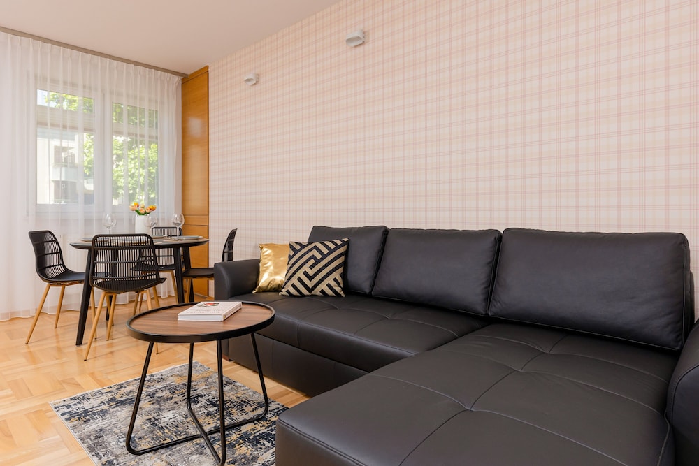 Jana Brożka Apartment Warsaw by Renters view 4