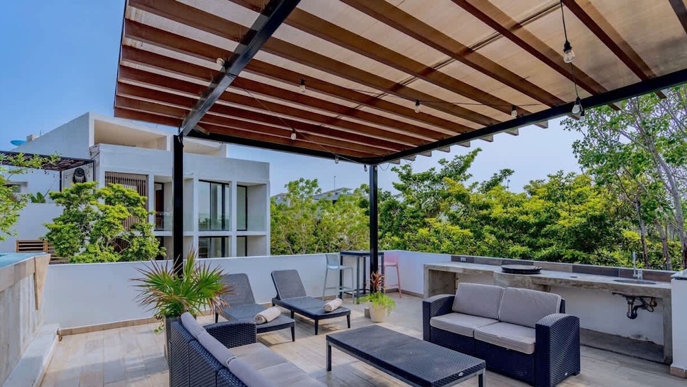 3Br Exclusive TH w Spacious Roof Private Pool