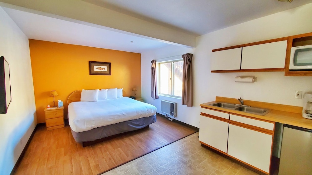 Corral Creek Lodge