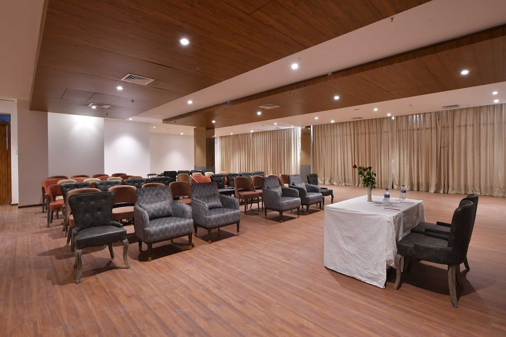 Clubhouse Hotel Morbi