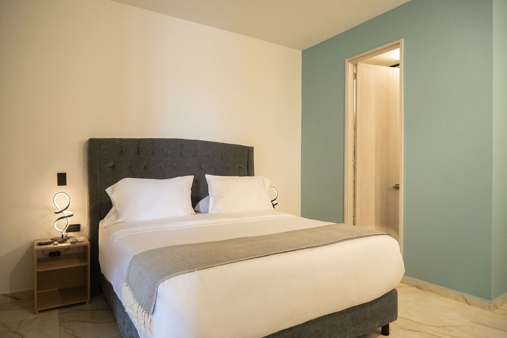 w Flawless 1BR w AC Near Ciudad Amurallada