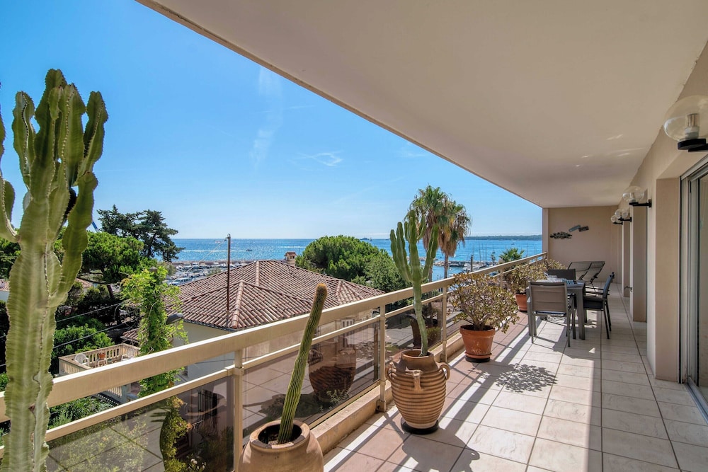 Renovated Apartment 155m2 3br/6p - Cannes Palm Beach